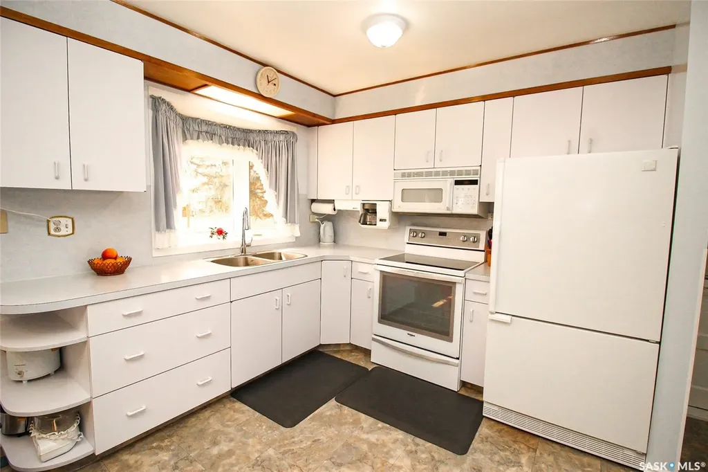 435 3rd Avenue E Shaunavon SK S0N 2M0