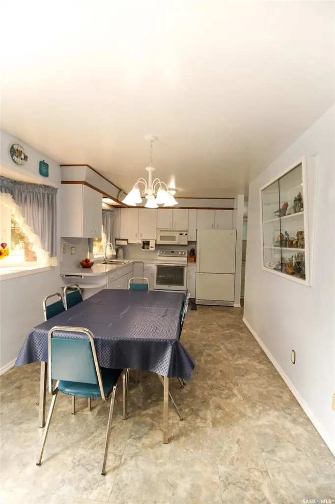 435 3rd Avenue E Shaunavon SK S0N 2M0