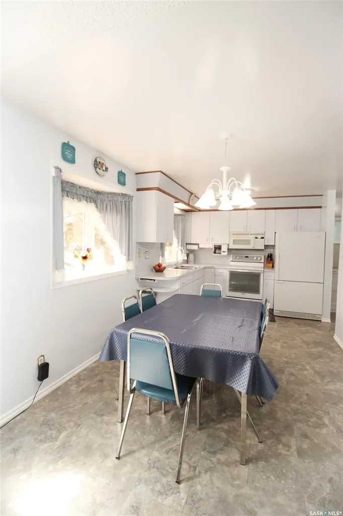 435 3rd Avenue E Shaunavon SK S0N 2M0