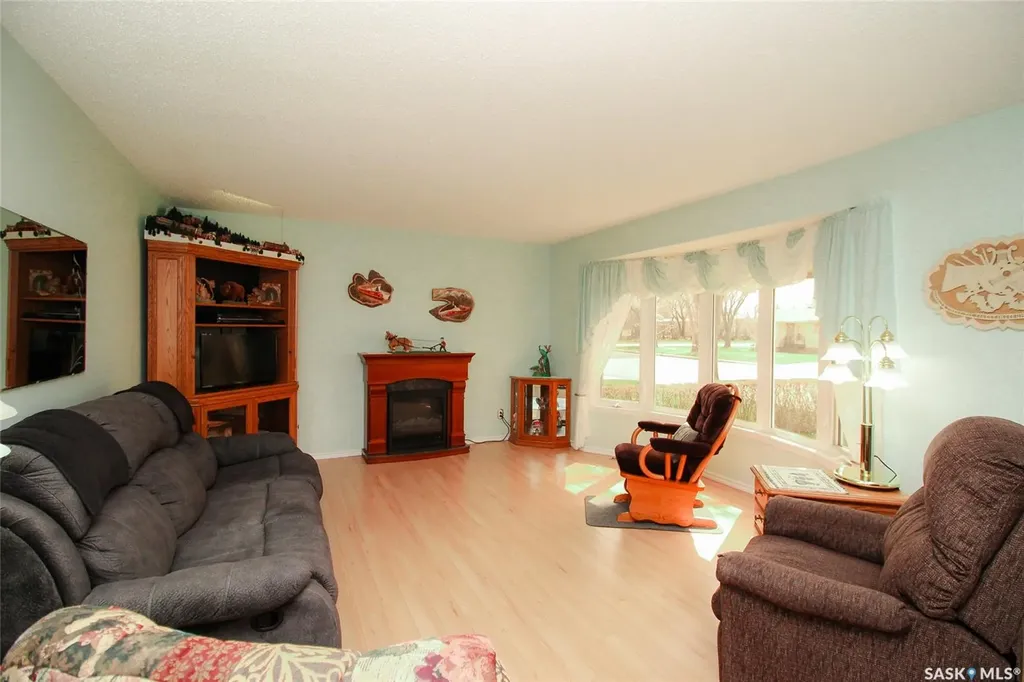 435 3rd Avenue E Shaunavon SK S0N 2M0
