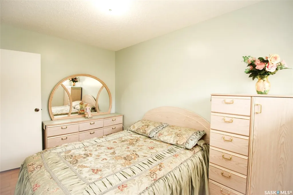 435 3rd Avenue E Shaunavon SK S0N 2M0