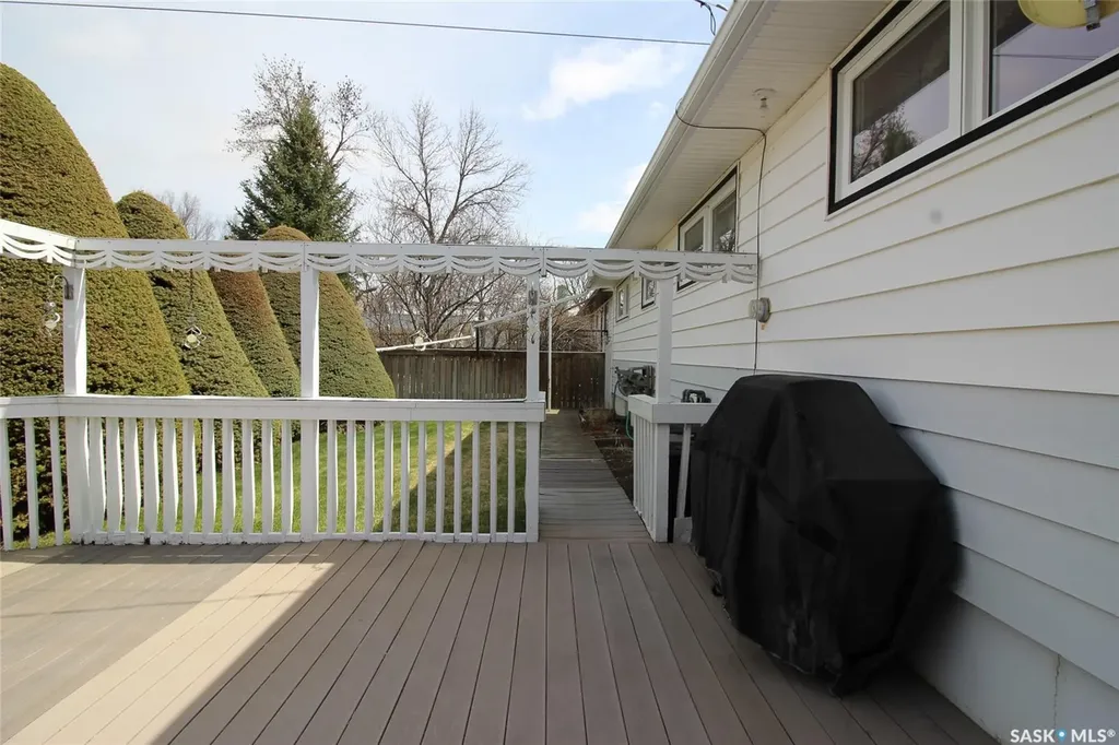 435 3rd Avenue E Shaunavon SK S0N 2M0