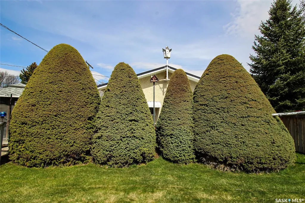 435 3rd Avenue E Shaunavon SK S0N 2M0
