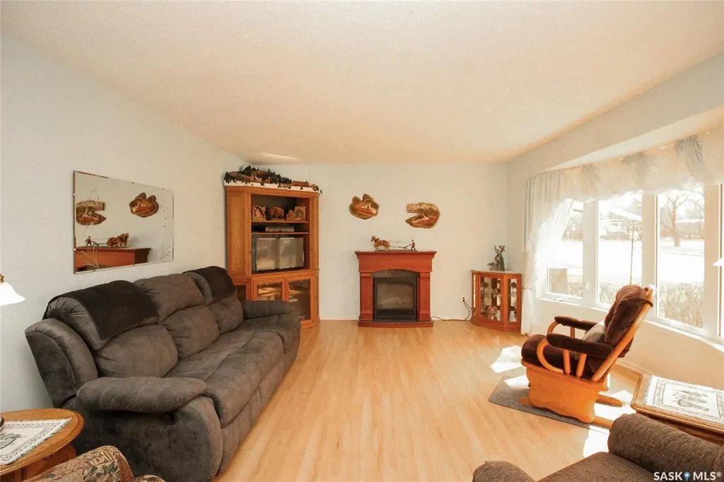 435 3rd Avenue E Shaunavon SK S0N 2M0