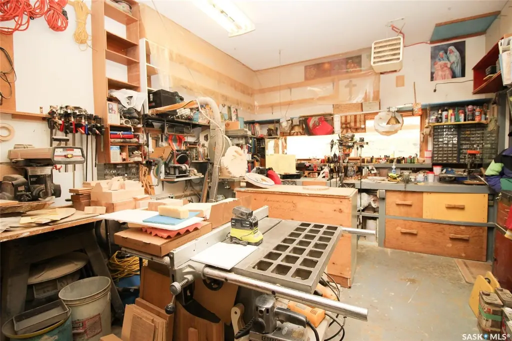 435 3rd Avenue E Shaunavon SK S0N 2M0