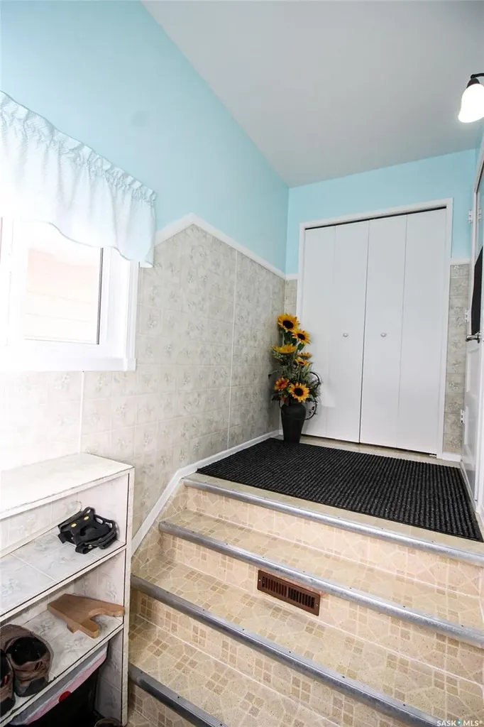 435 3rd Avenue E Shaunavon SK S0N 2M0