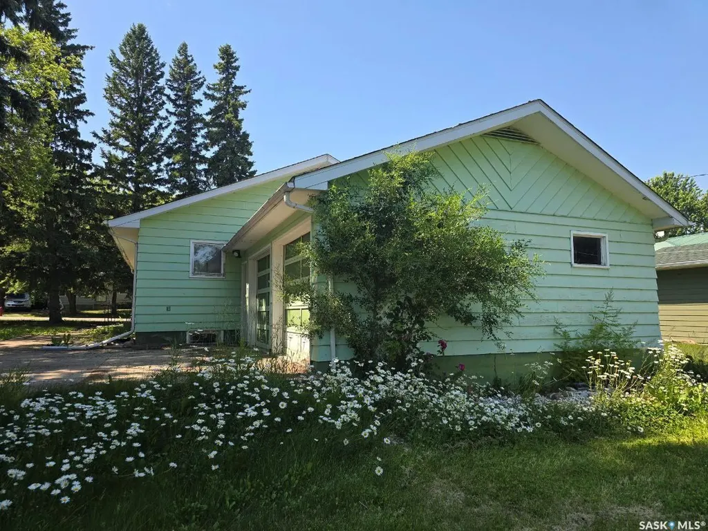104 Regional Park Road Middle Lake SK S0K 0J9
