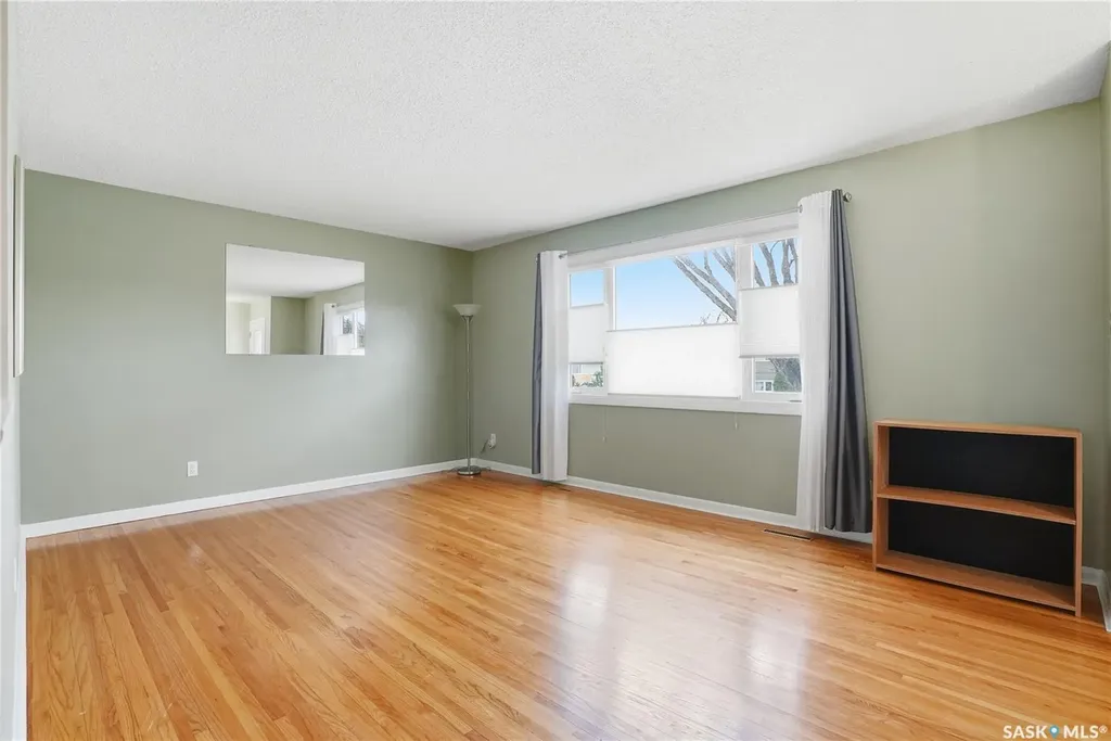 1663 Alexandra Avenue Saskatoon SK S7K 3C4