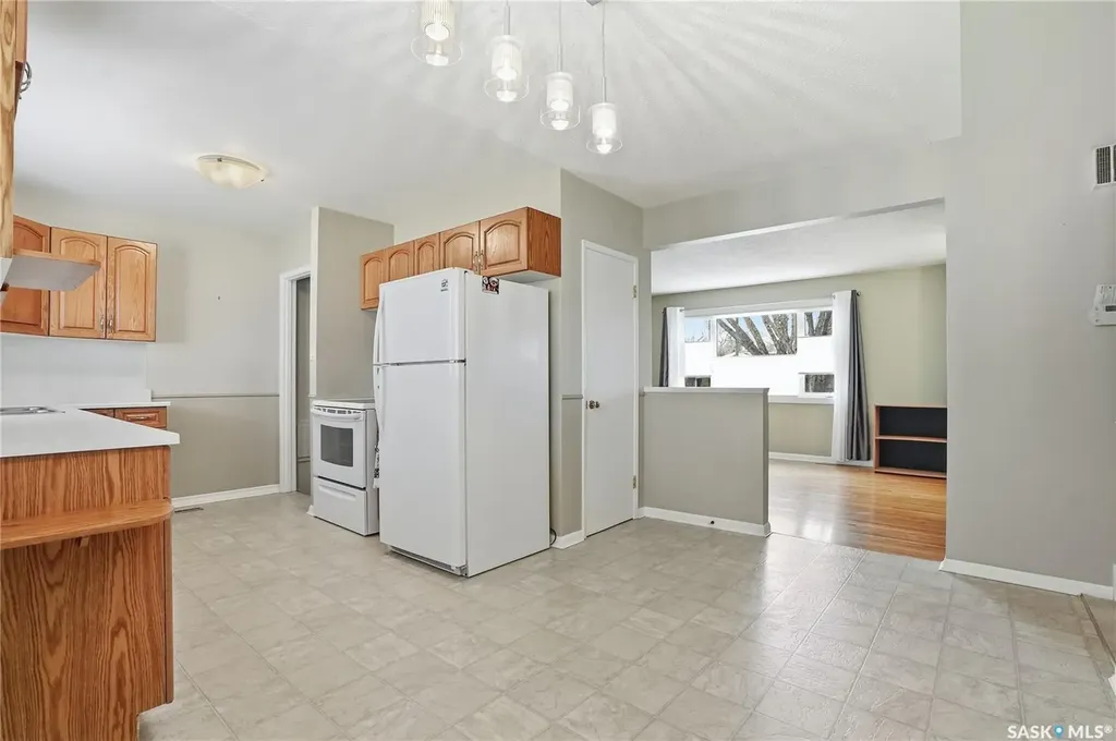 1663 Alexandra Avenue Saskatoon SK S7K 3C4