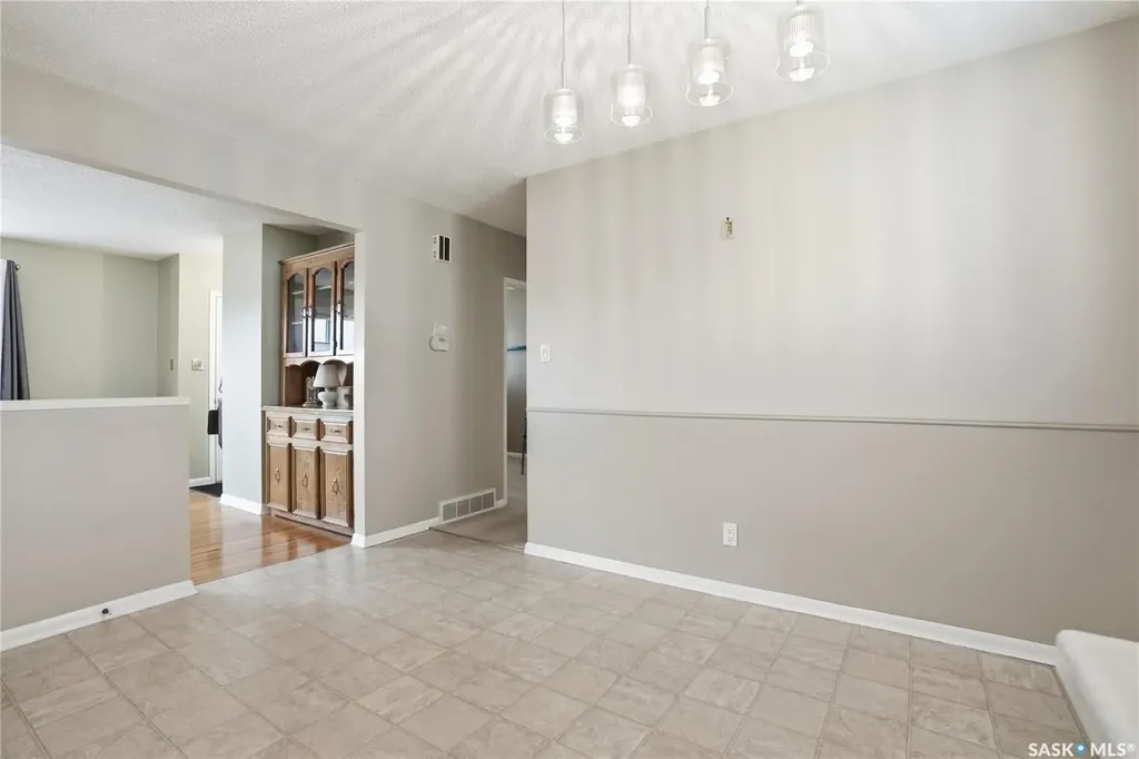 1663 Alexandra Avenue Saskatoon SK S7K 3C4