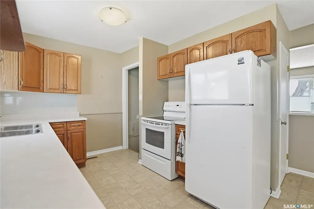 1663 Alexandra Avenue Saskatoon SK S7K 3C4