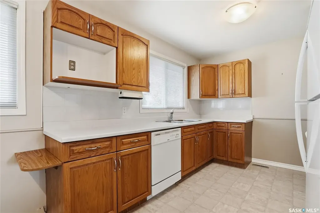 1663 Alexandra Avenue Saskatoon SK S7K 3C4