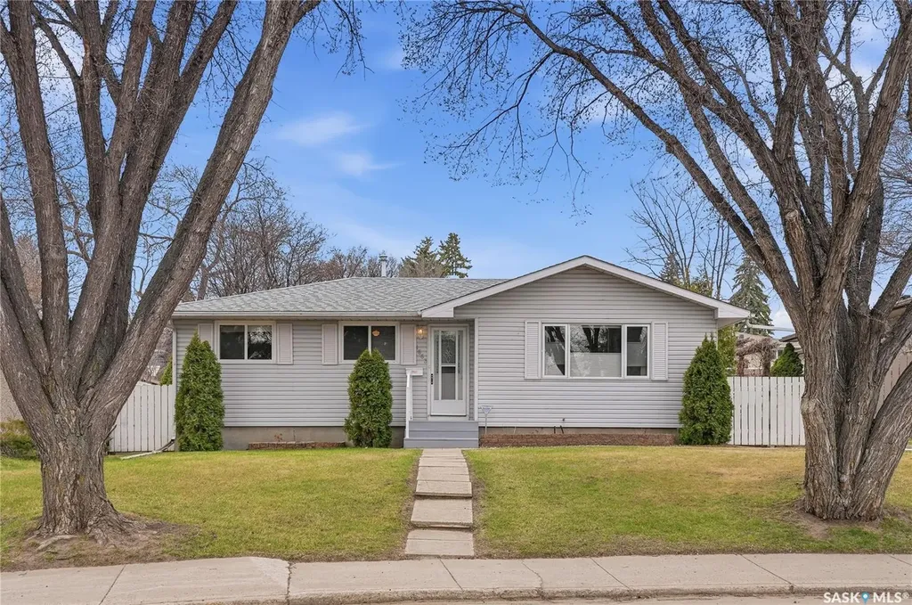 1663 Alexandra Avenue Saskatoon SK S7K 3C4