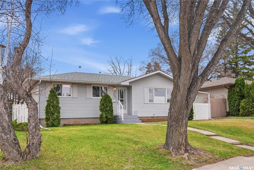 1663 Alexandra Avenue Saskatoon SK S7K 3C4