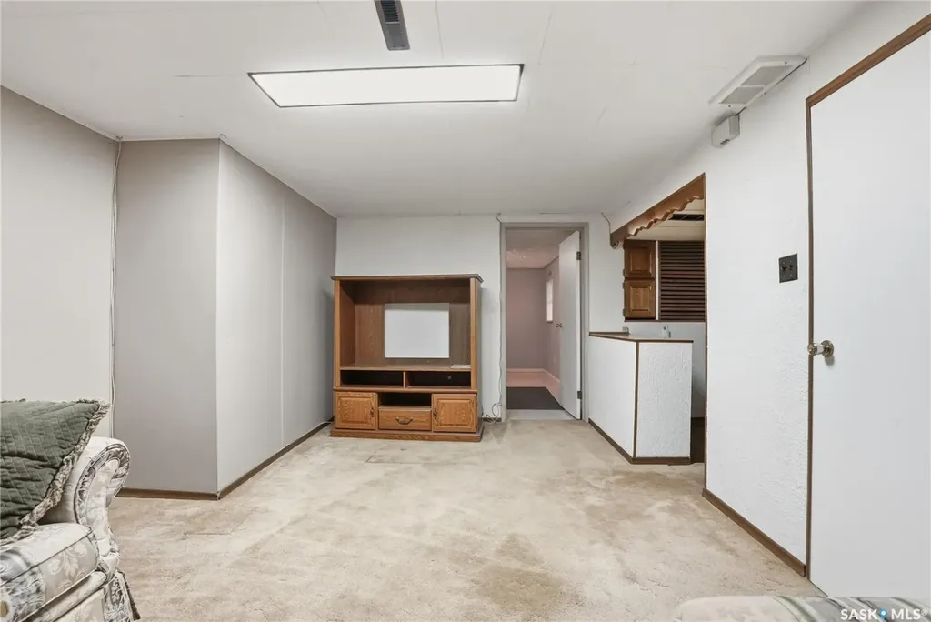 1663 Alexandra Avenue Saskatoon SK S7K 3C4