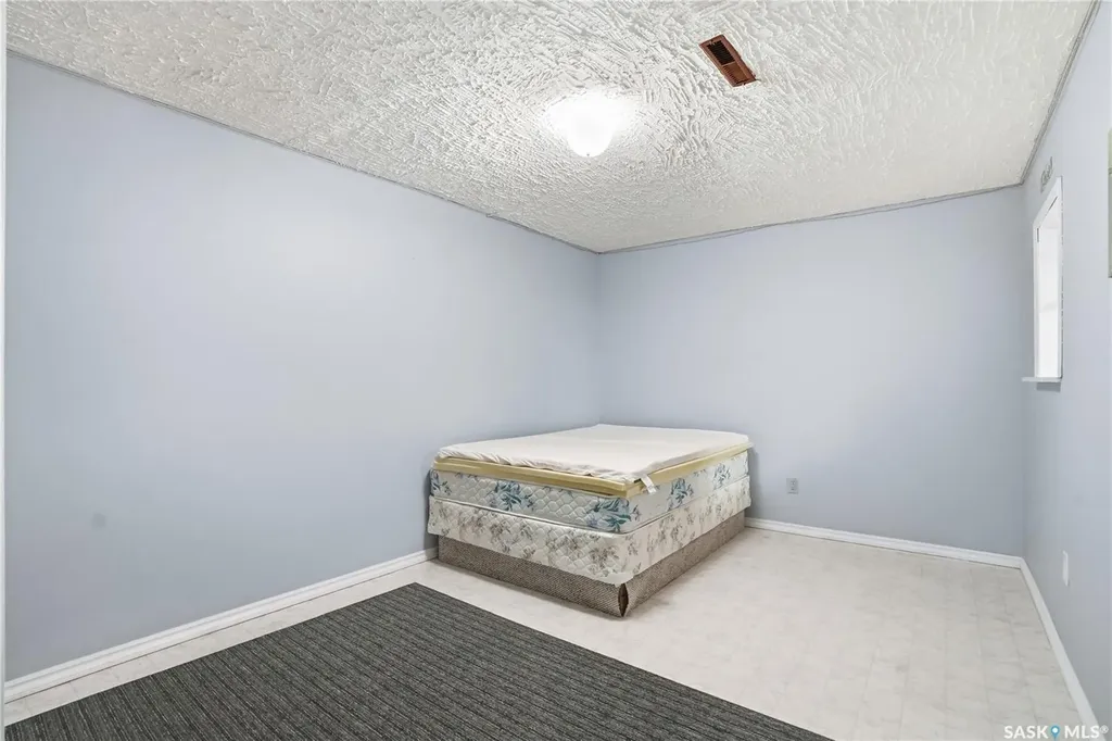 1663 Alexandra Avenue Saskatoon SK S7K 3C4