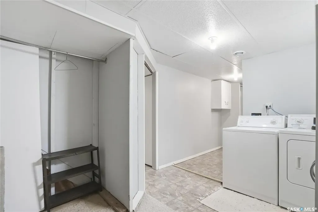 1663 Alexandra Avenue Saskatoon SK S7K 3C4