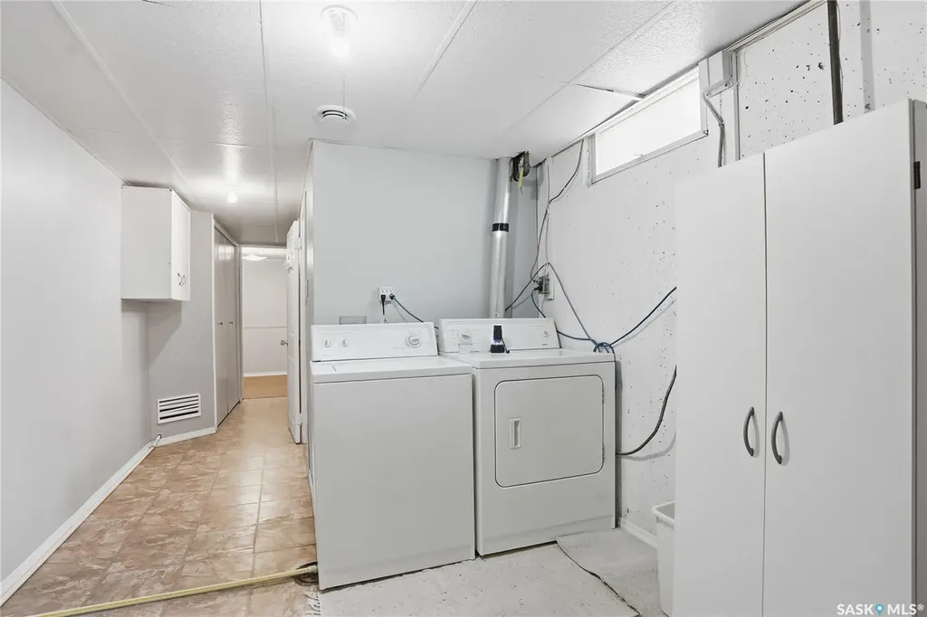 1663 Alexandra Avenue Saskatoon SK S7K 3C4
