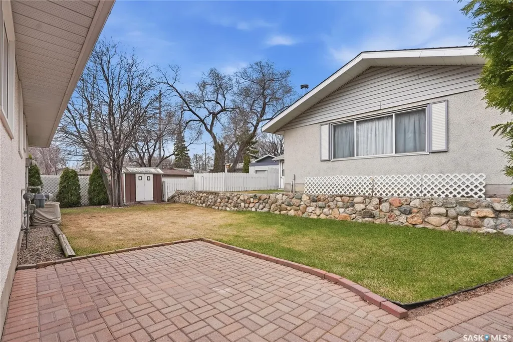1663 Alexandra Avenue Saskatoon SK S7K 3C4