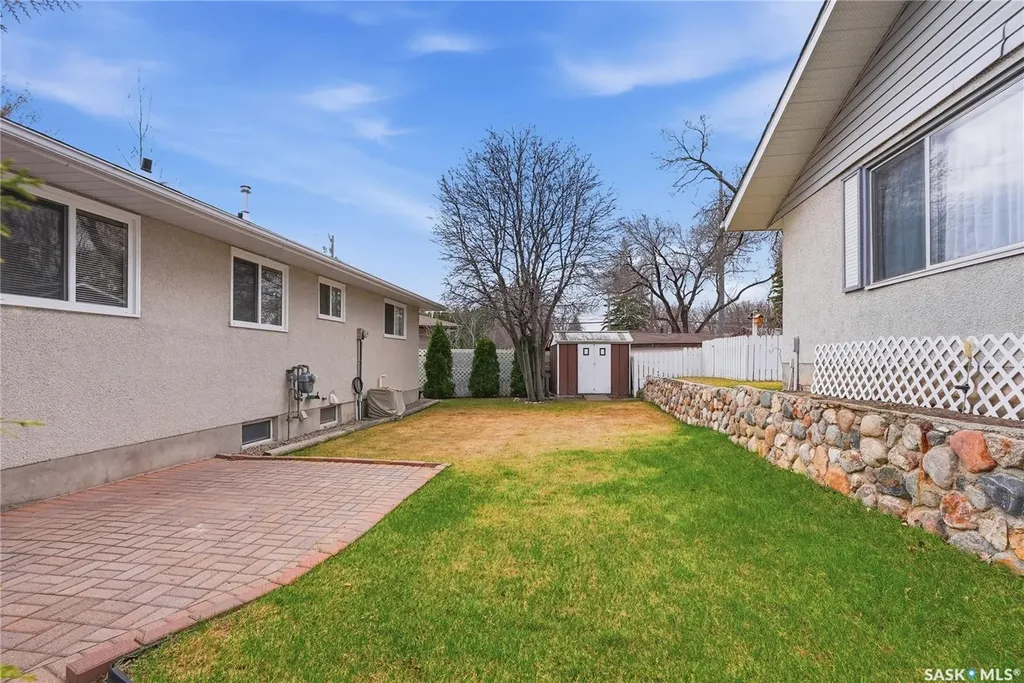 1663 Alexandra Avenue Saskatoon SK S7K 3C4
