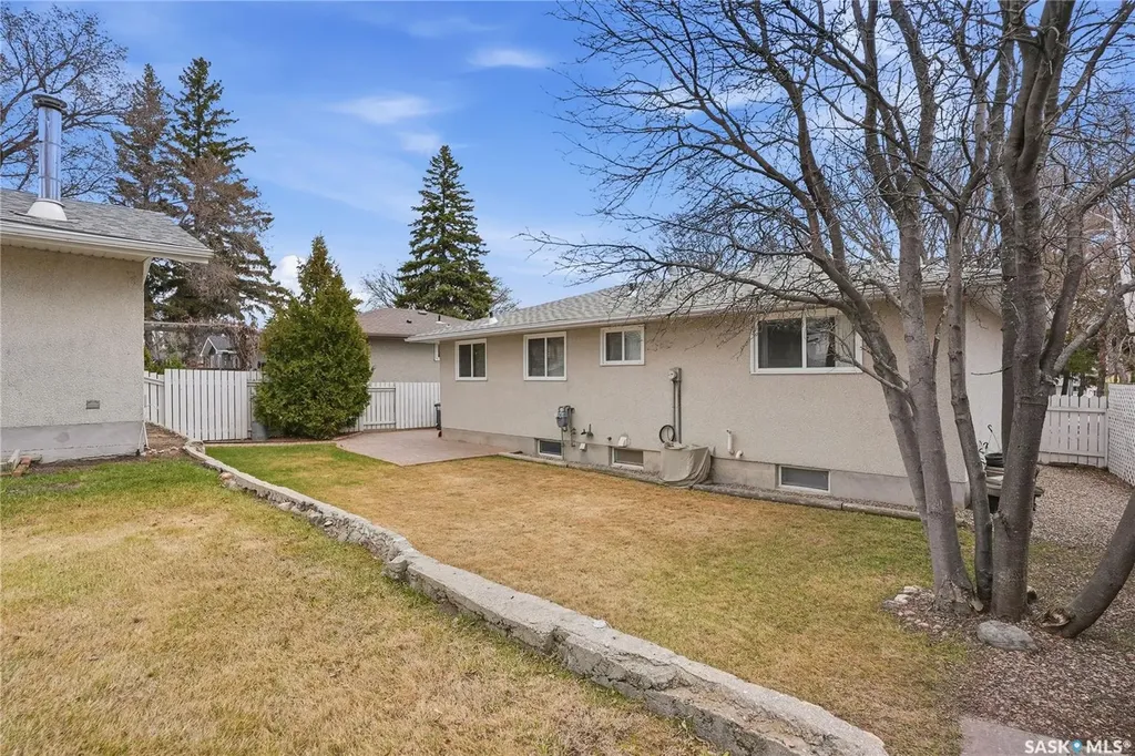 1663 Alexandra Avenue Saskatoon SK S7K 3C4