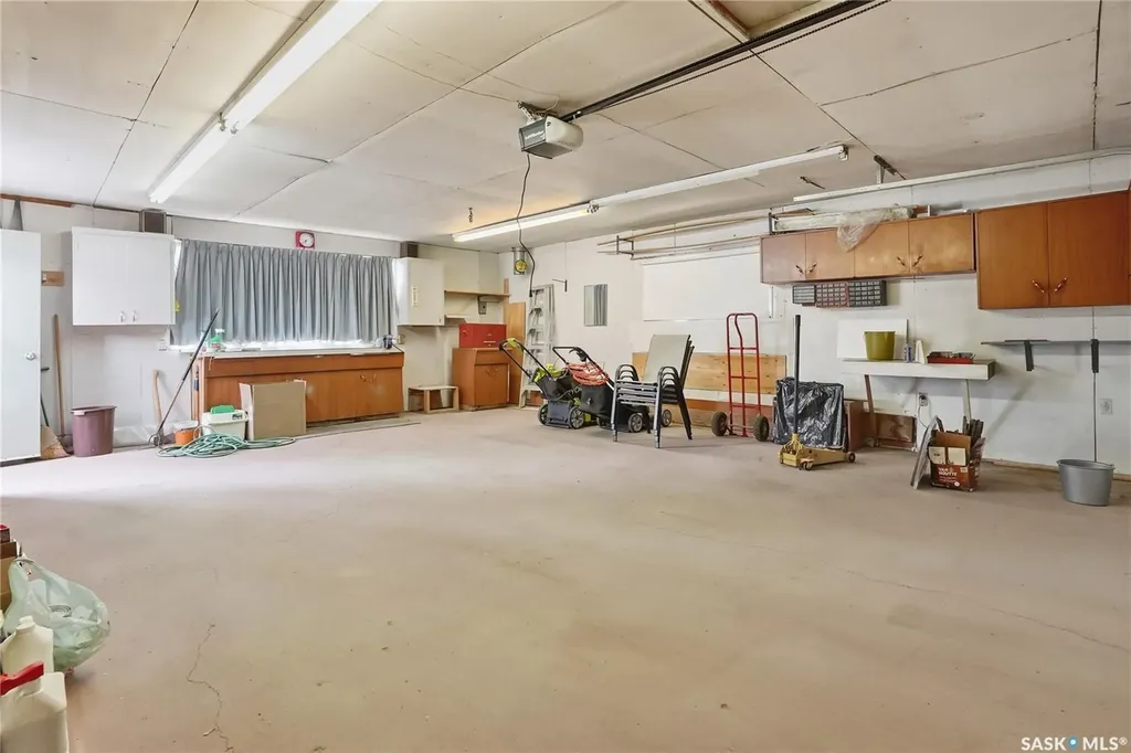 1663 Alexandra Avenue Saskatoon SK S7K 3C4