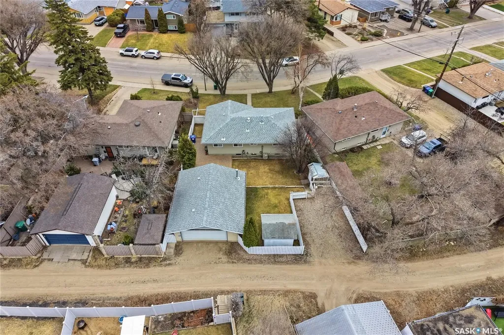1663 Alexandra Avenue Saskatoon SK S7K 3C4