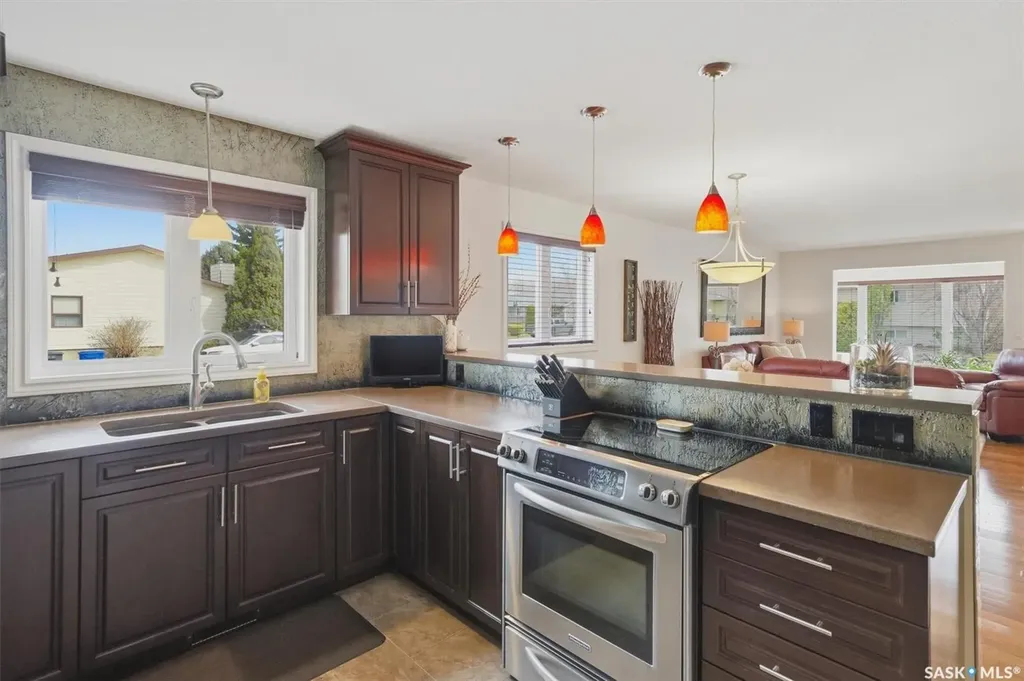 3402 Calder Crescent Saskatoon SK S7J 4W6