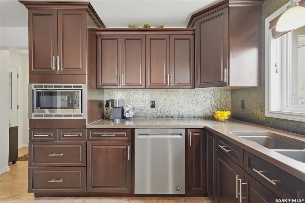 3402 Calder Crescent Saskatoon SK S7J 4W6