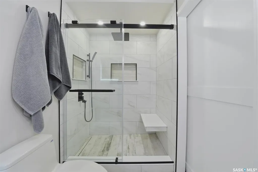 3402 Calder Crescent Saskatoon SK S7J 4W6