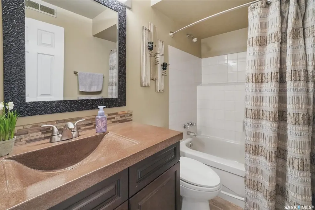 3402 Calder Crescent Saskatoon SK S7J 4W6