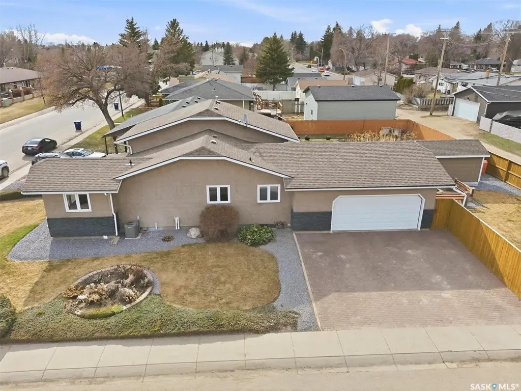 3402 Calder Crescent Saskatoon SK S7J 4W6