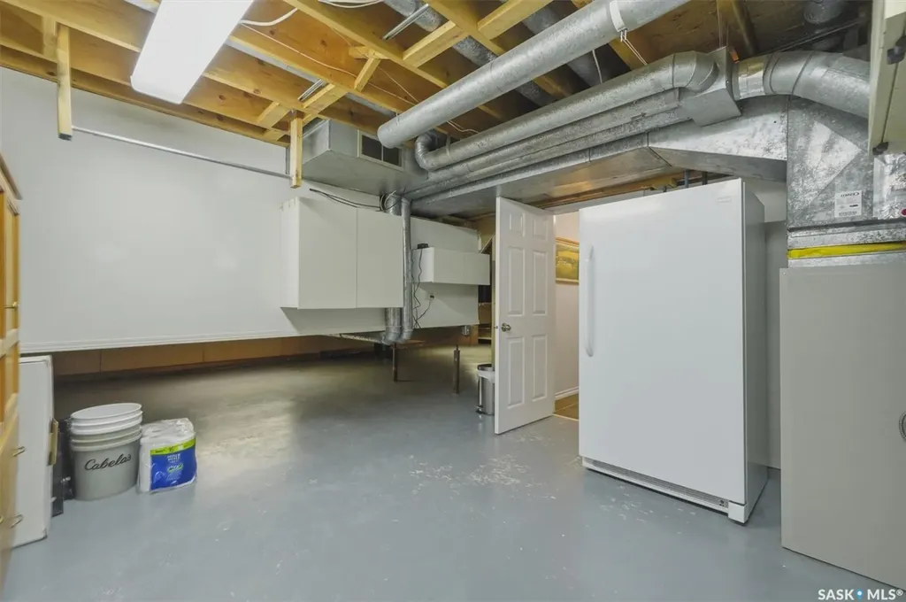 3402 Calder Crescent Saskatoon SK S7J 4W6
