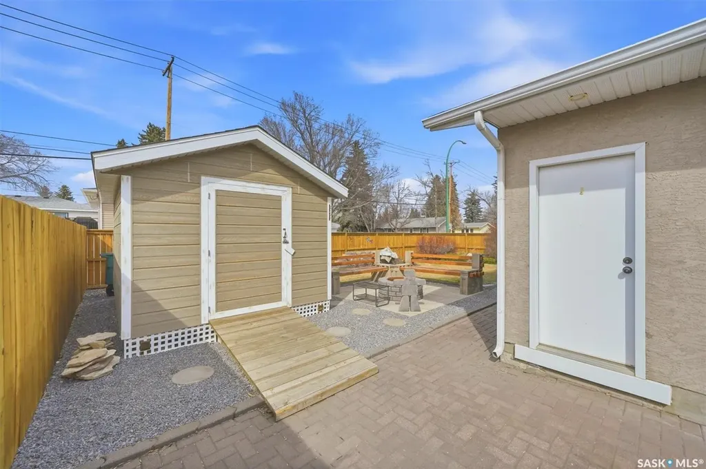 3402 Calder Crescent Saskatoon SK S7J 4W6