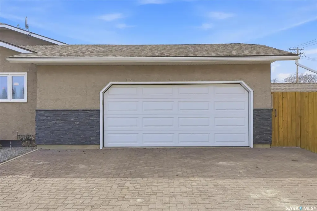 3402 Calder Crescent Saskatoon SK S7J 4W6