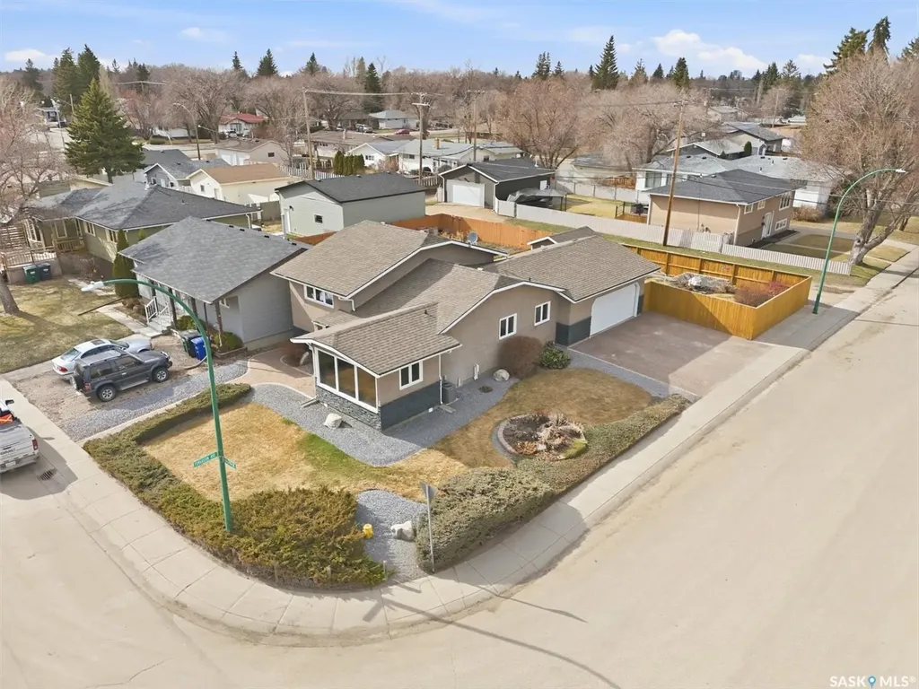 3402 Calder Crescent Saskatoon SK S7J 4W6