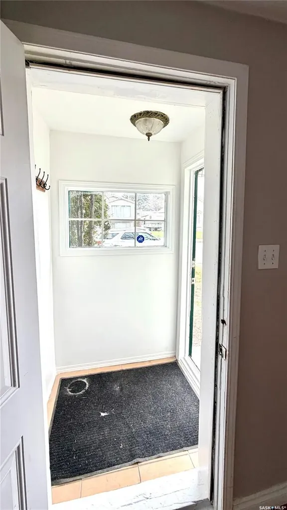217 L Avenue N Saskatoon SK S7L 2P3