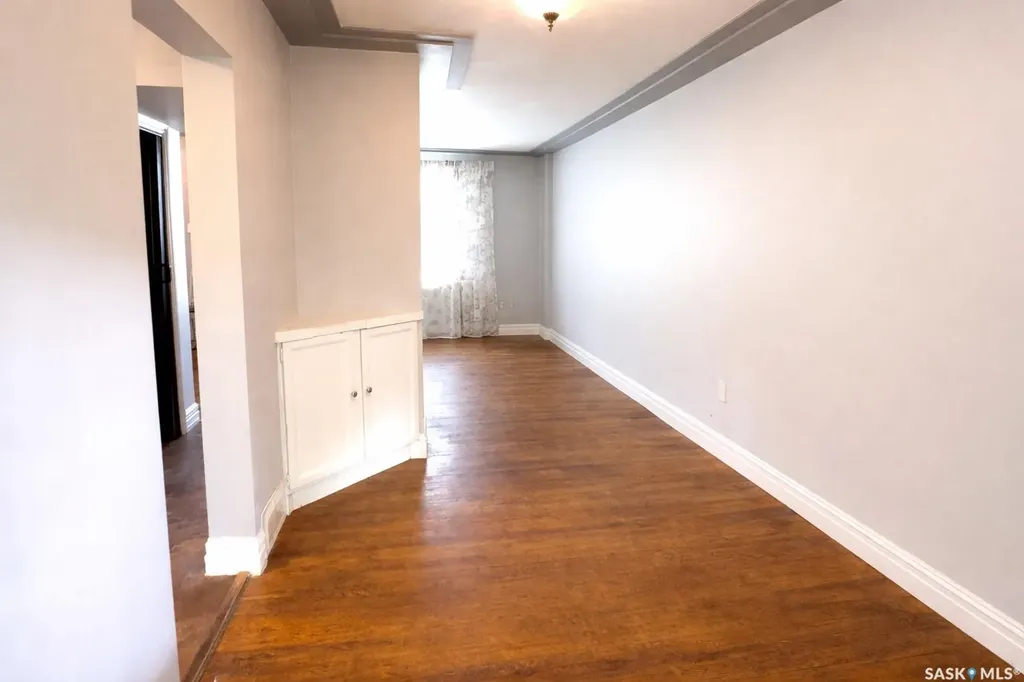 217 L Avenue N Saskatoon SK S7L 2P3