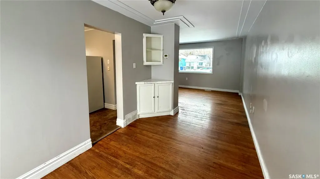217 L Avenue N Saskatoon SK S7L 2P3