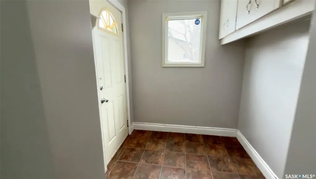 217 L Avenue N Saskatoon SK S7L 2P3