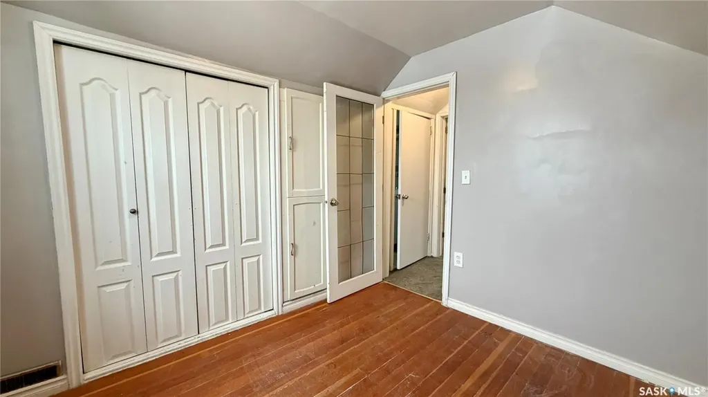 217 L Avenue N Saskatoon SK S7L 2P3