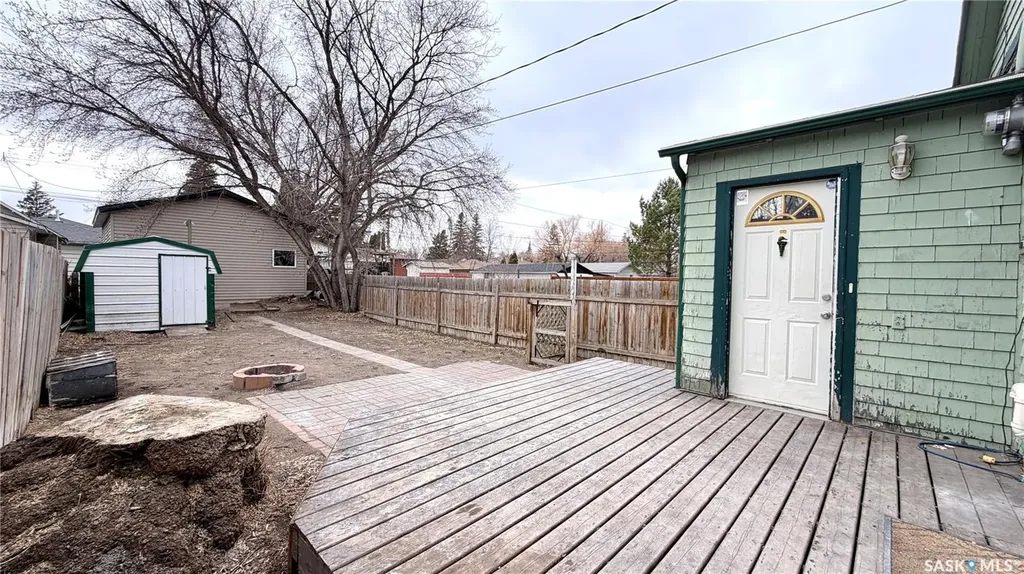 217 L Avenue N Saskatoon SK S7L 2P3