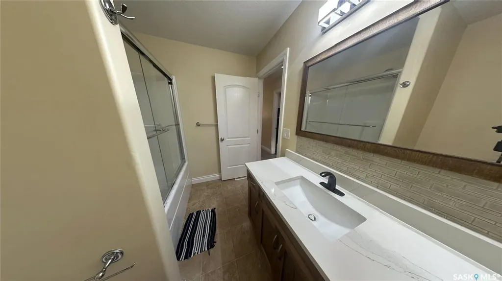 415 Coad Manor Saskatoon SK S7R 0C6