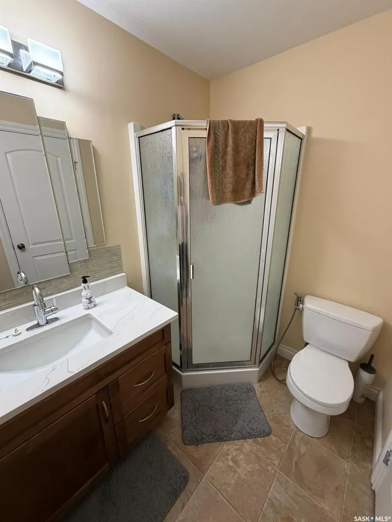 415 Coad Manor Saskatoon SK S7R 0C6