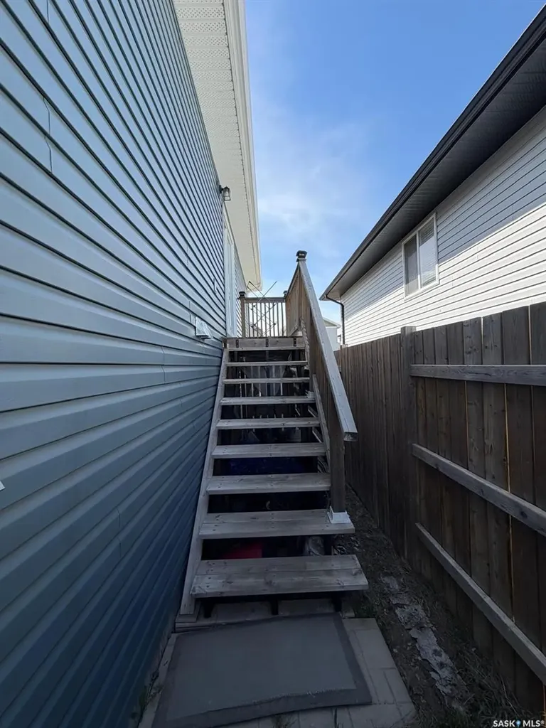 415 Coad Manor Saskatoon SK S7R 0C6