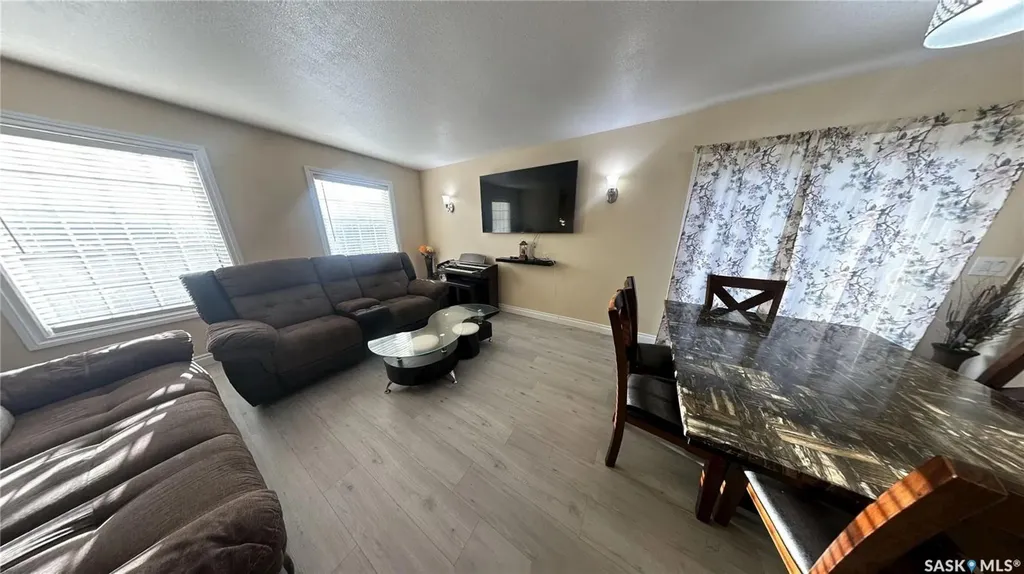 415 Coad Manor Saskatoon SK S7R 0C6