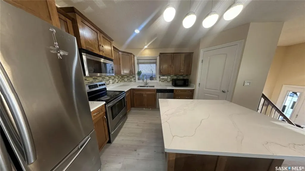 415 Coad Manor Saskatoon SK S7R 0C6