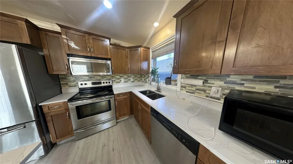415 Coad Manor Saskatoon SK S7R 0C6