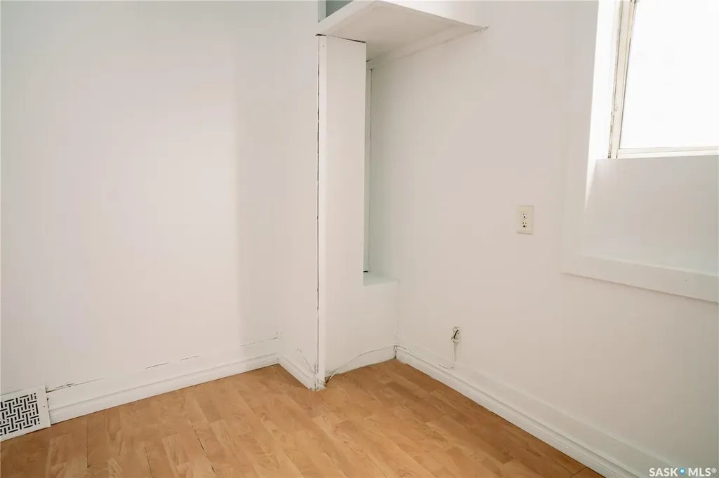 439 R Avenue S Saskatoon SK S7M 2Z4