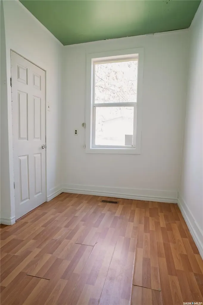 439 R Avenue S Saskatoon SK S7M 2Z4